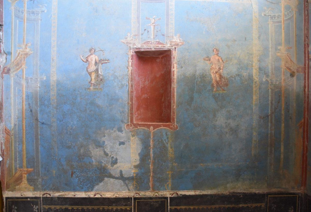 Archaeologists uncover mysterious 'blue room' in Pompeii