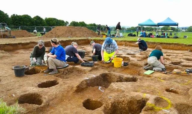 Volunteer archaeologists uncover 4,000-year-old Bronze Age artifacts under Cardiff's oldest house