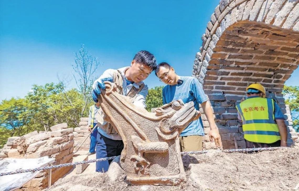 Dragon sculpture discovered along Great Wall of China