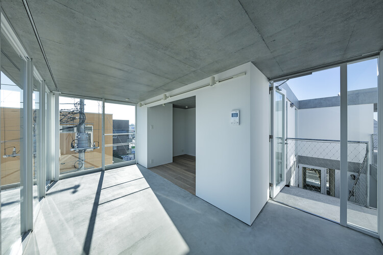Higashi Tamagawa Apartment Complex / Tomoyuki Kurokawa Architects - Image 4 of 19