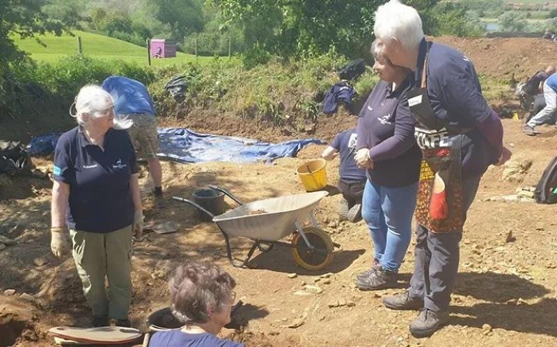 Six Roman pots unearthed by University of Leicester student in Chester House Estate dig