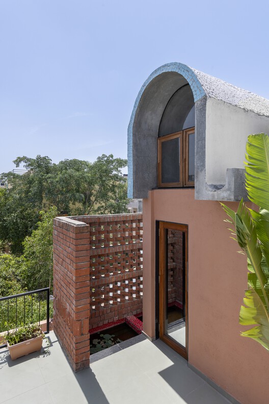 The Vaulted House  / Vrushaket Pawar + Architects (VP+A) - Image 8 of 27